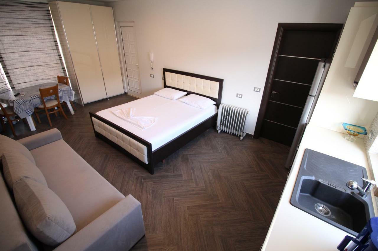 Apartments & Studios Ardian-Mandi Sarande-Albania エクステリア 写真